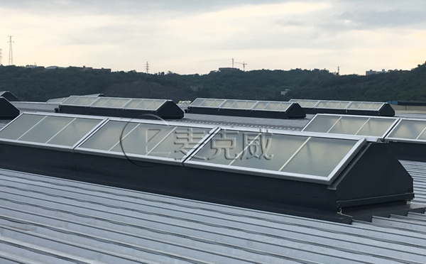 重慶三角型結構防水排煙天窗—隆鑫航發三角型排煙天窗 重慶三角型結構防水排煙天窗—隆鑫航發三角型排煙天窗